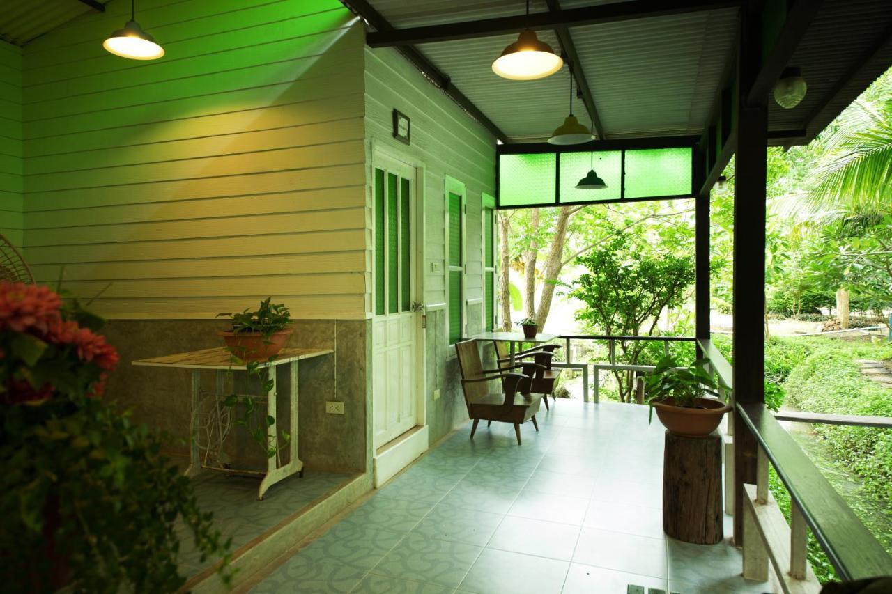 Hatthatara Resort Samut Songkhram Exterior photo