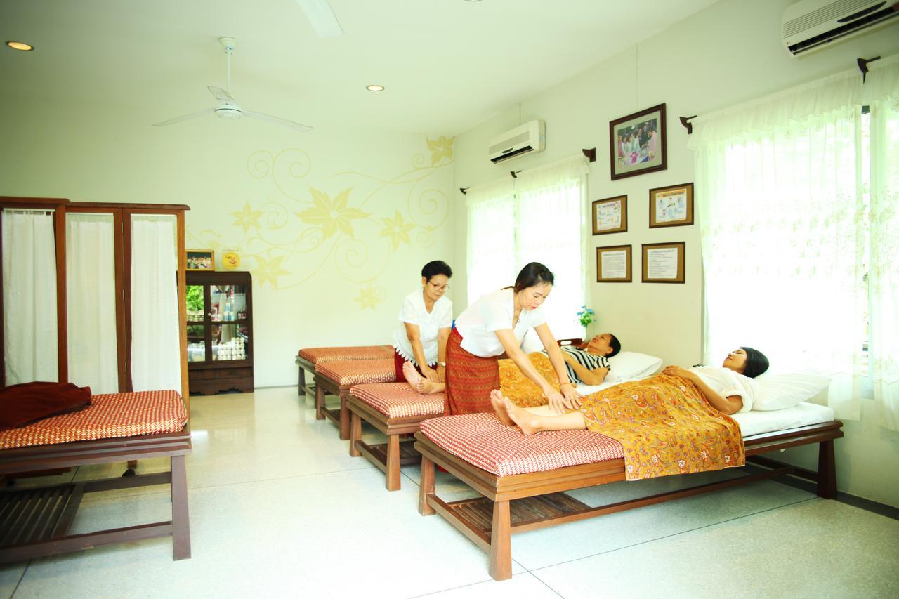 Hatthatara Resort Samut Songkhram Exterior photo